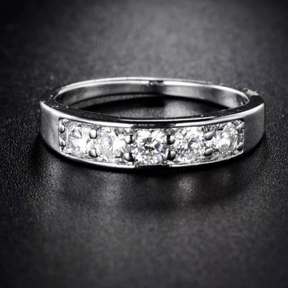 18K White Gold Sapphire Promise Engagement Ring - Picture 1 of 4